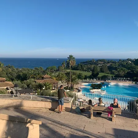 Cap Esterel 4 Pers Equipe, Belle Vue Golf, Centre Village Pierre & , Parking Inclus Et 5 Piscines Acces Gratuit, Clim, Wifi, Tv, Lave-vaisselle Et Lave-linge,four, Plancha